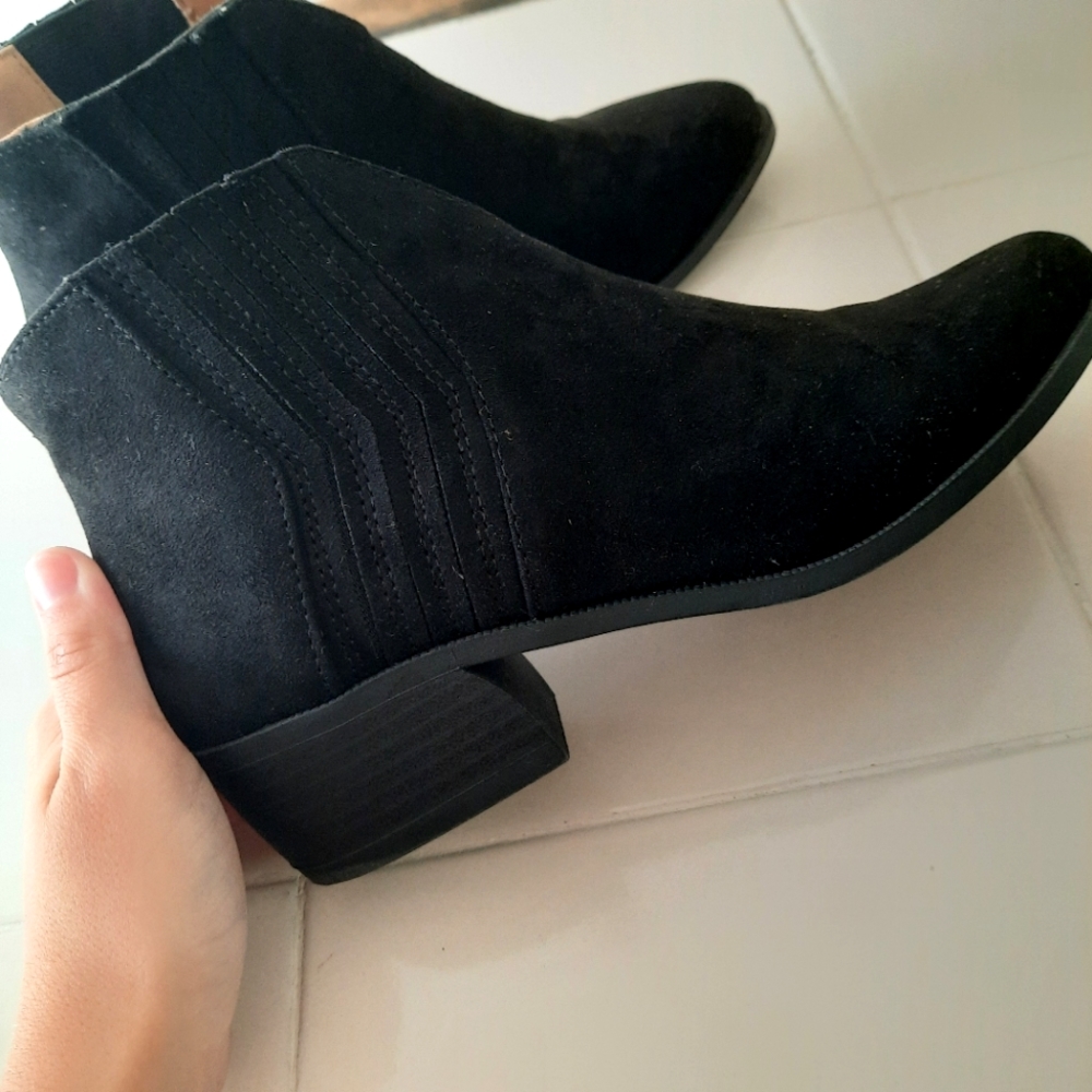 Qupid Black Booties